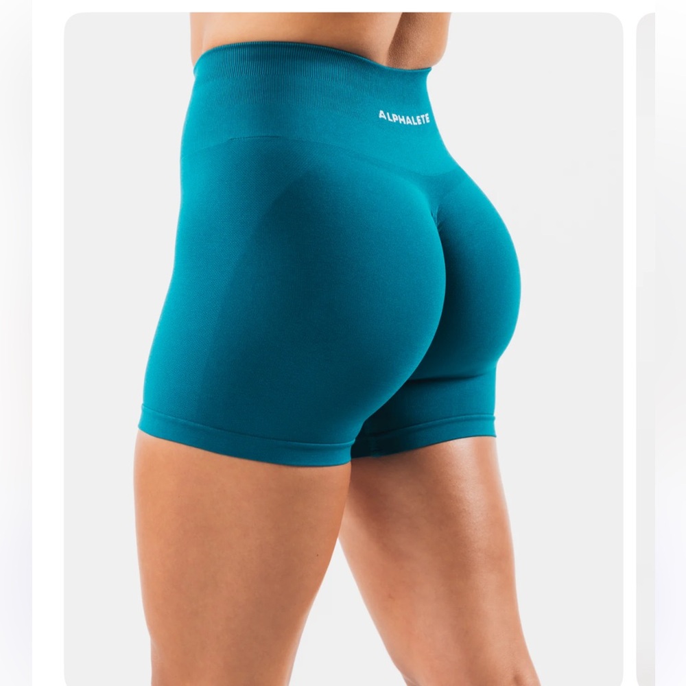Alphalete amplify shorts